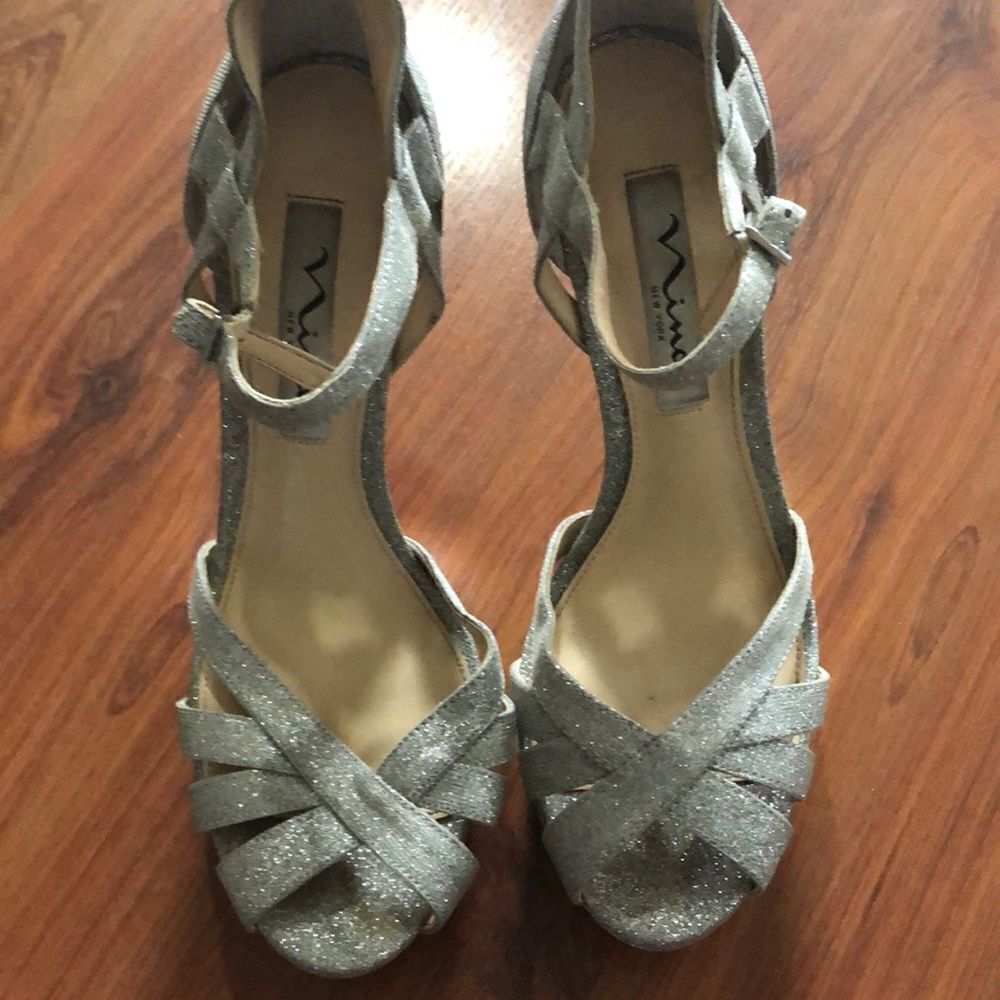 Nina Silver shimmer platform heels size 7